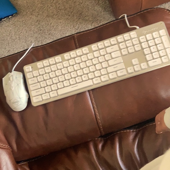 LED Keyboard and mouse - Picture 1 of 1